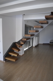 Απότομη σκάλα